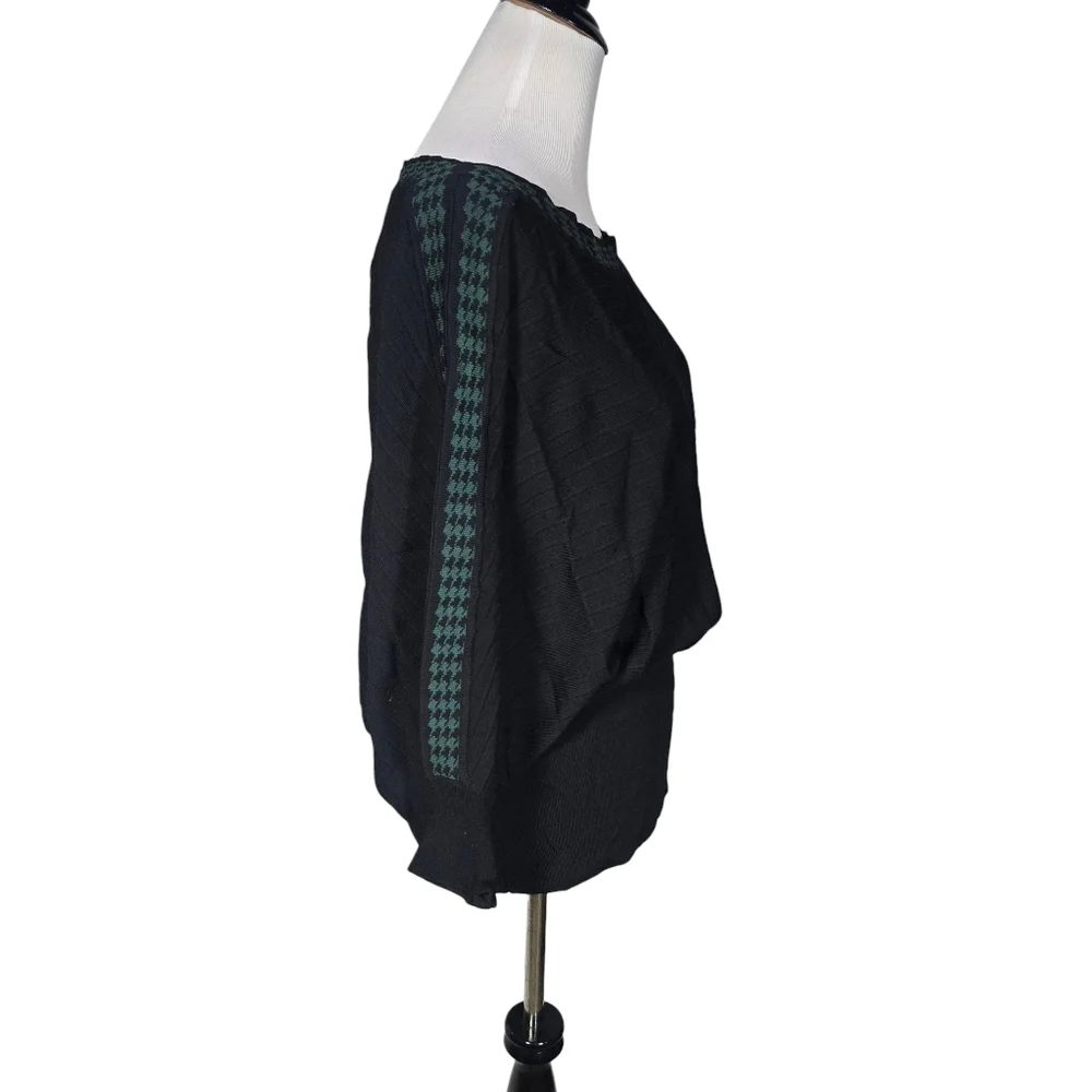 Carmen Marc Valvo Medium Black and Green Batwing Knit Top - Picture 4 of 8